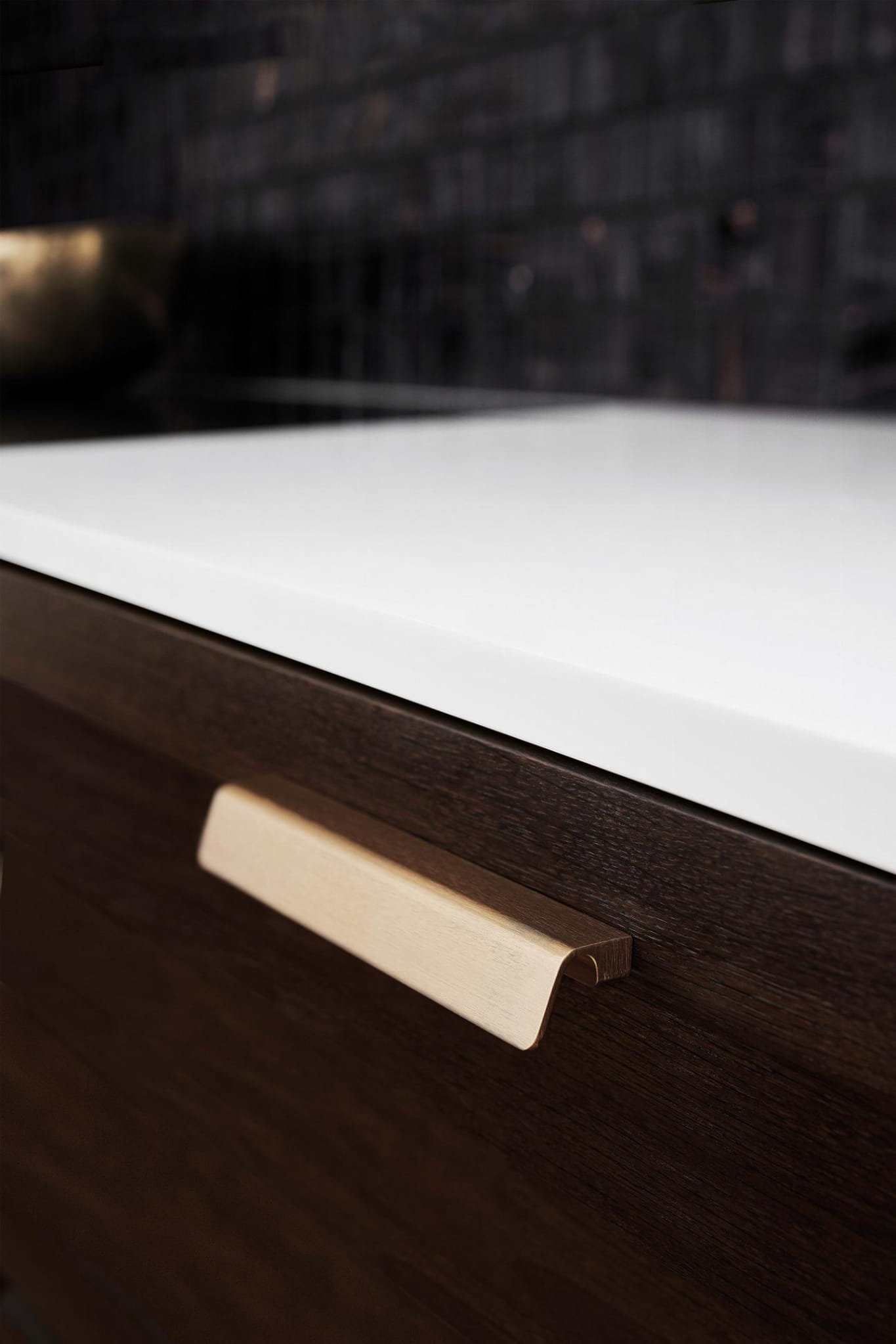 442220160-31--Uchwyt-meblowy-podłużny-Fringe-160-Aluminiowy-Złoty-Szczotkowany-Furnipart-Skandynawskie-Uchwyty_2