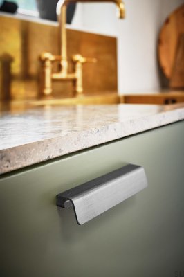 Uchwyt meblowy podłużny Fringe 160 Aluminiowy Antracyt Szczotkowany