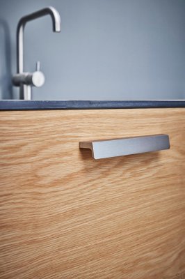 Uchwyt meblowy podłużny Envelope 160 Aluminiowy Srebrny