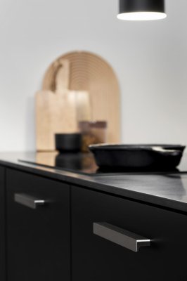 Uchwyt meblowy podłużny Elan 160 Aluminiowy Srebrny