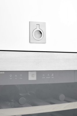 Uchwyt meblowy wpuszczany Flush 32 Metalowy Srebrny