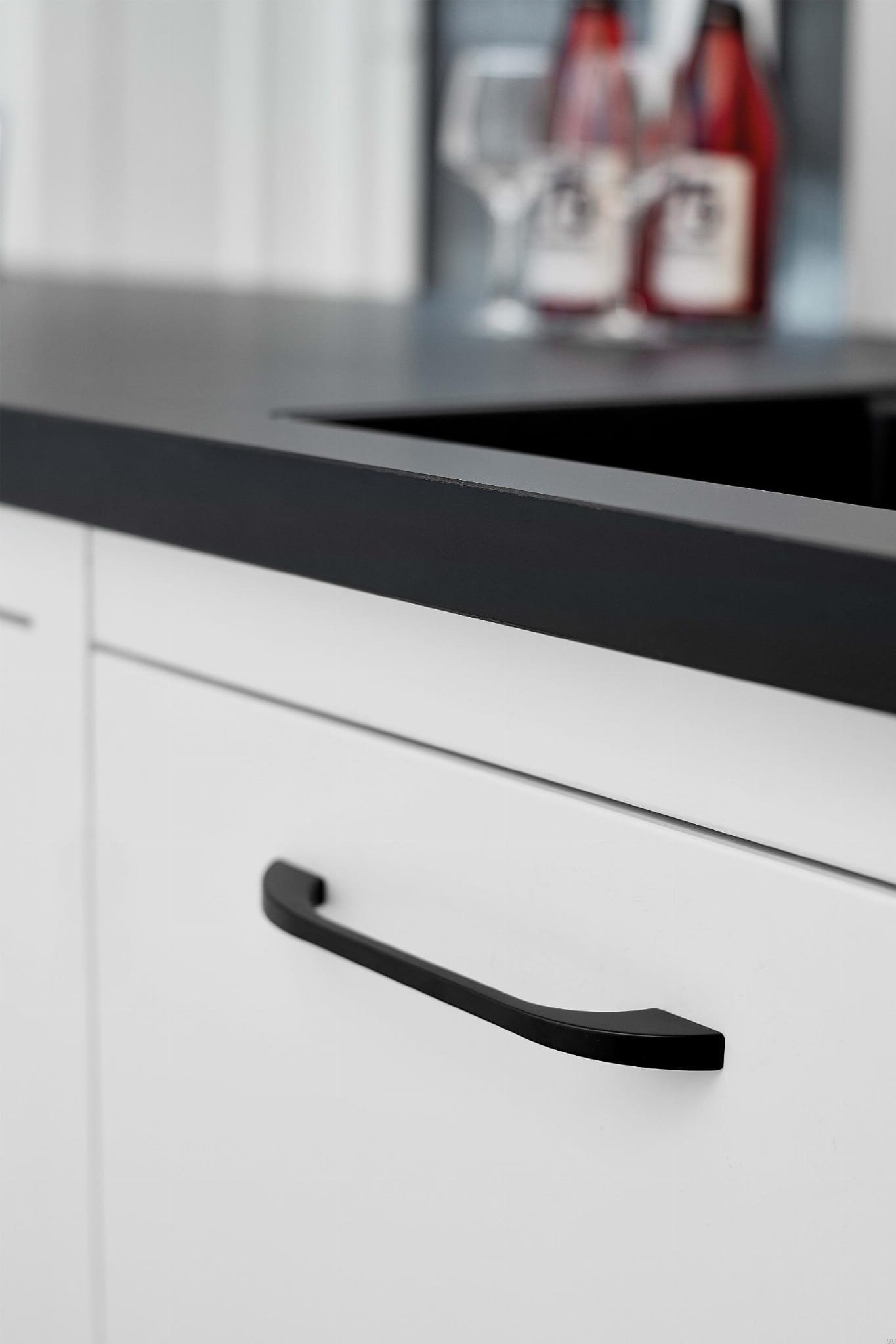 515460320-99--Uchwyt-meblowy-podłużny-Slim-320-Metalowy-Czarny-Mat-Furnipart-Skandynawskie-Uchwyty_2
