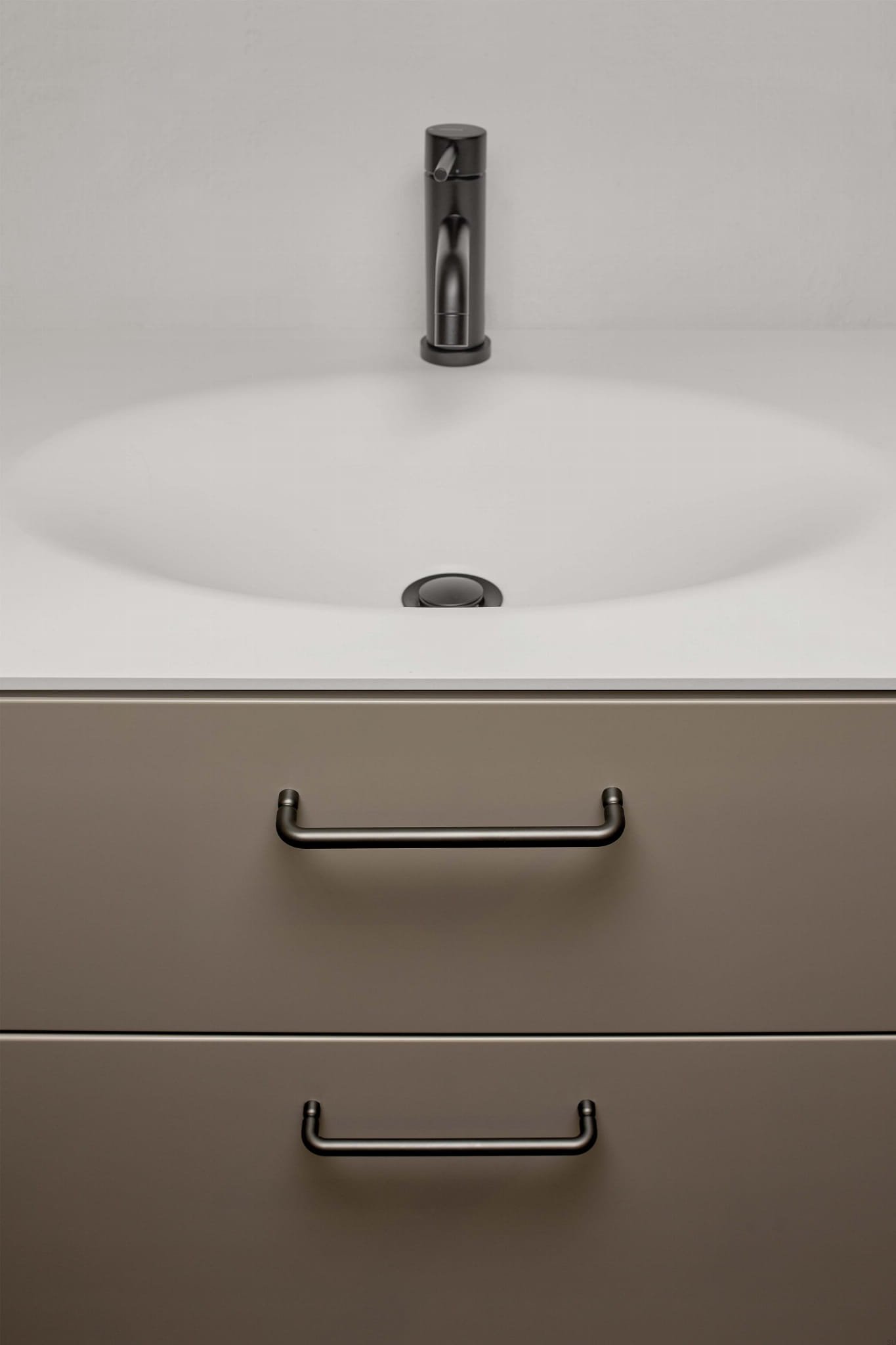 547060160-91--Uchwyt-meblowy-podłużny-Junction-160-Metalowy-Antracytowy-Szczotkowany-Furnipart-Skandynawskie-Uchwyty_2