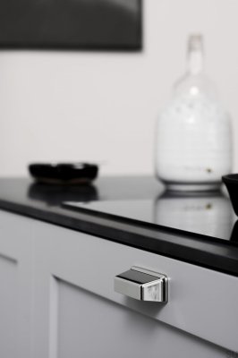 Uchwyt meblowy muszlowy Equester Cup 64 Metalowy Srebrny Niklowany