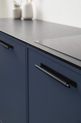 Uchwyt meblowy podłużny Manor Back 128 Metalowy Czarny Mat