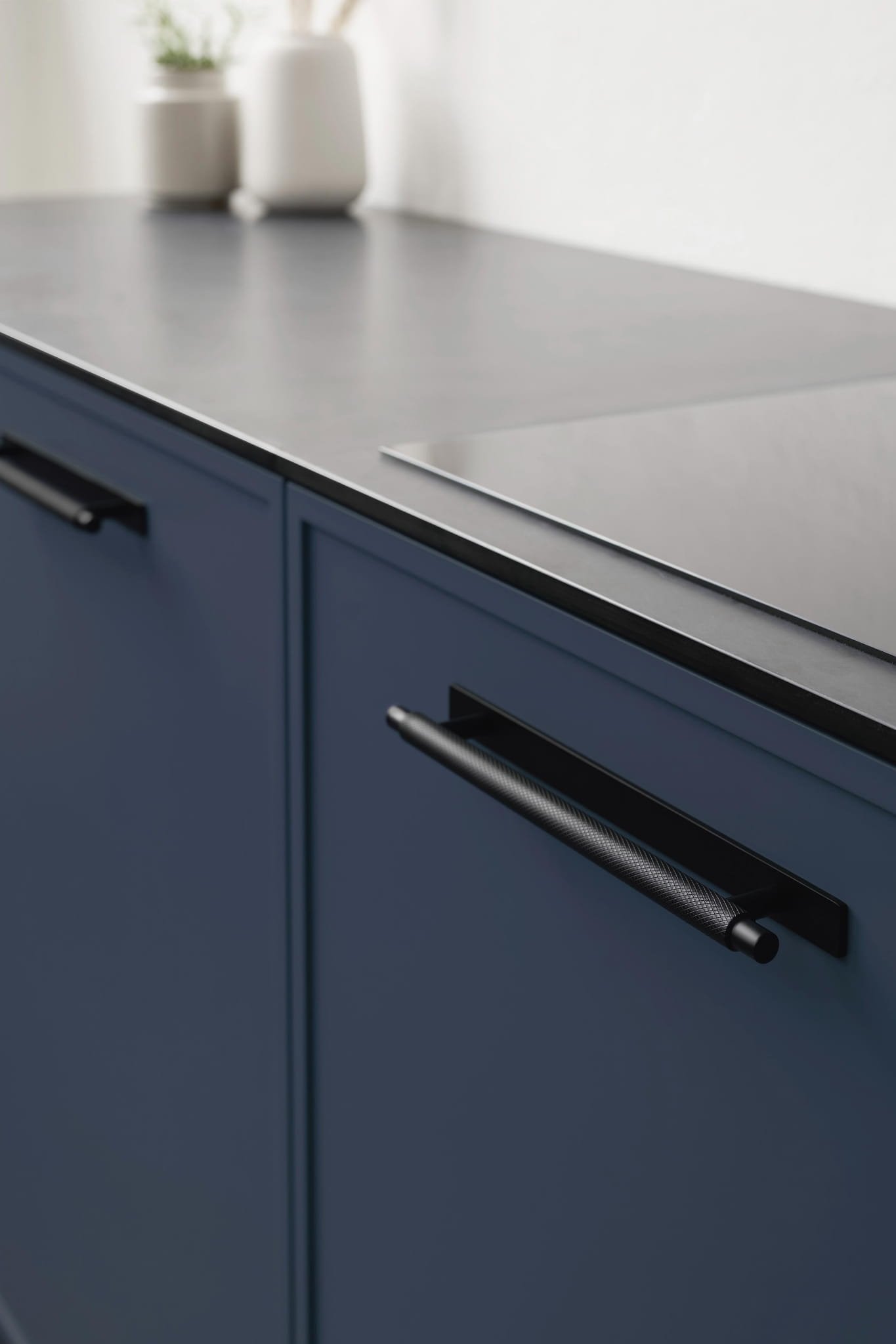 549020192-99--Uchwyt-meblowy-podłużny-Manor-Back-192-Metalowy-Czarny-Mat-Furnipart-Skandynawskie-Uchwyty_2