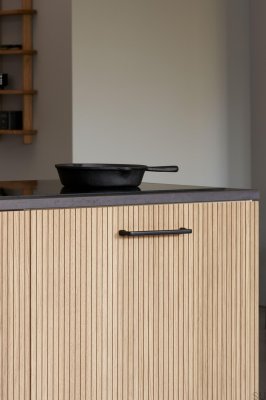 Uchwyt meblowy podłużny Equester 160 Metalowy Czarny Mat