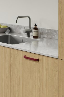 Uchwyt meblowy podłużny Lace 160 Metalowy Czerwony Mat