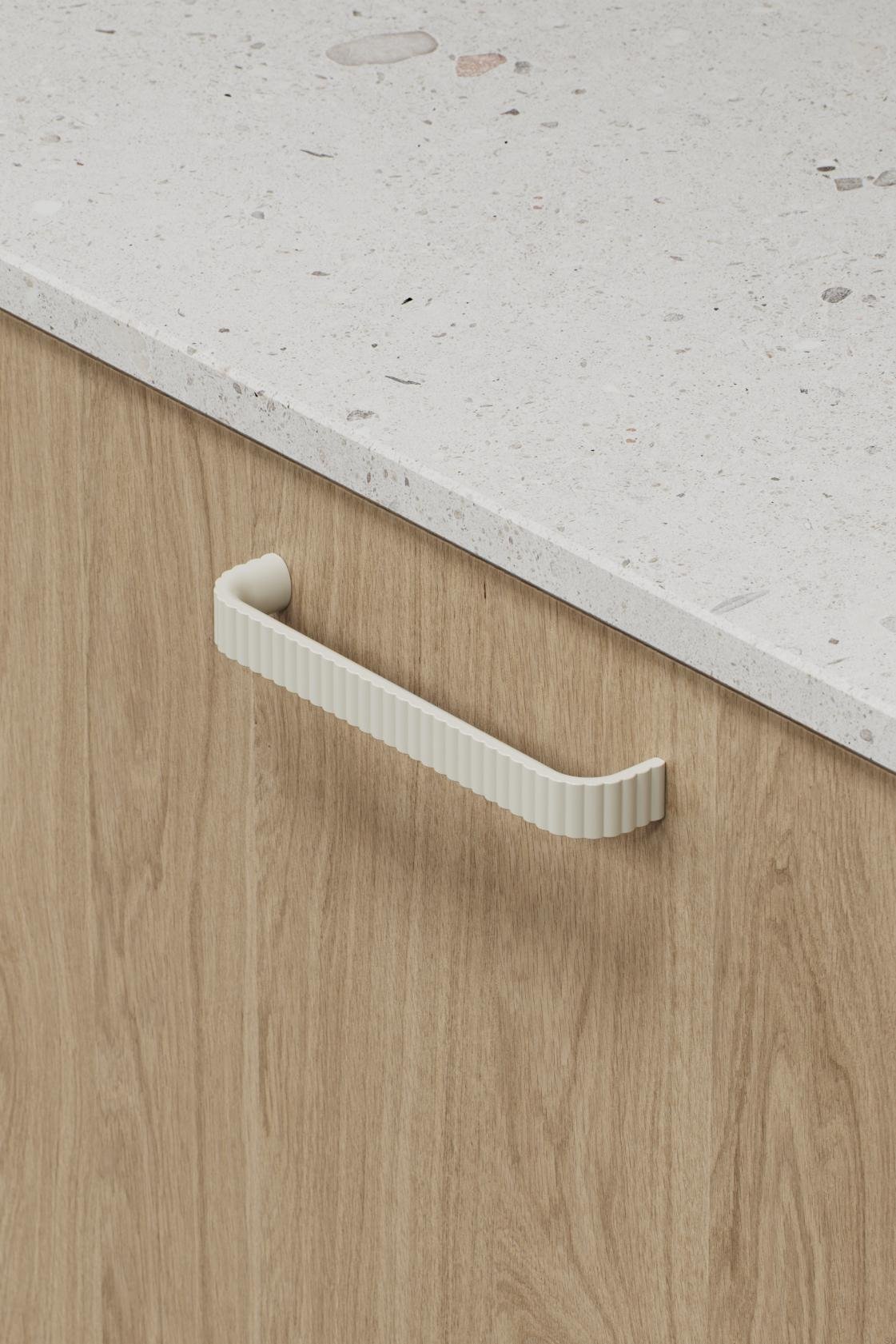 557520160-C006--Uchwyt-meblowy-podłużny-Lace-160-Metalowy-Żółty-Mat-Furnipart-Skandynawskie-Uchwyty_2