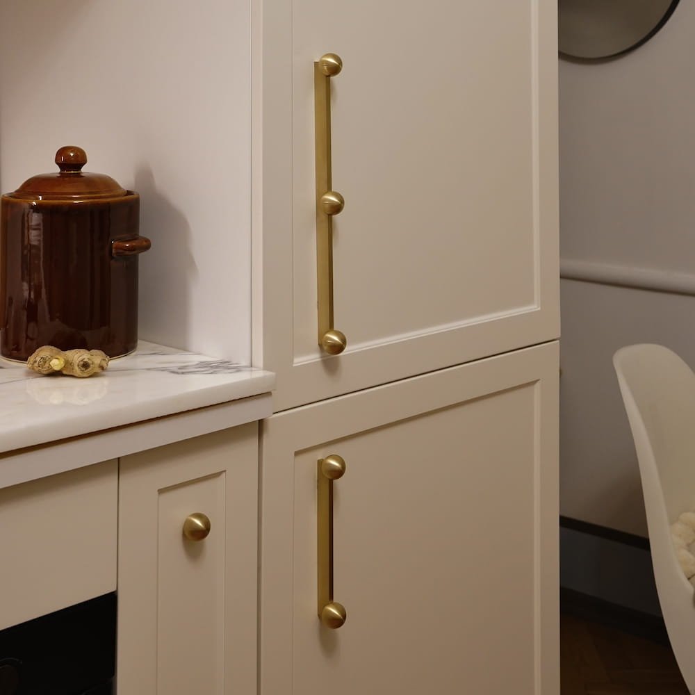 m_195--Uchwyt-meblowy-podłużny-Marbelo-12-370-Mosiężny-Nielakierowany-Marbelo-Skandynawskie-Uchwyty_3