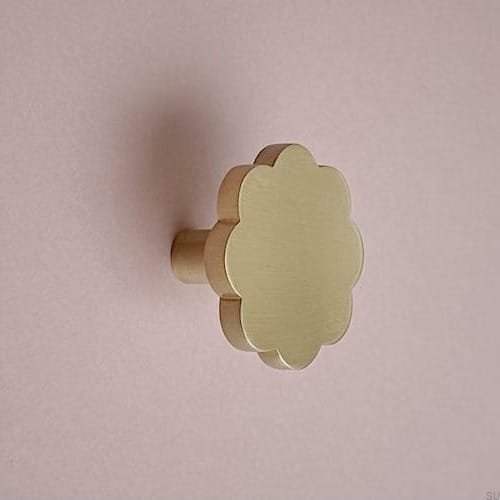 m_153_W--Wieszak-ścienny-Marbelo-08-Kwiatek-Mosiężny-Szczotkowany-Nielakierowany-Marbelo-Skandynawskie-Uchwyty_2