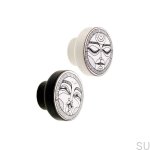 E_27-WH-A--Gałka-meblowa-Faces-Black&White-40-Drewniana-Dębowa-Emaliowana-Biała-(wzór A)-Dot-Manufacture-Skandynawskie-Uchwyty_2