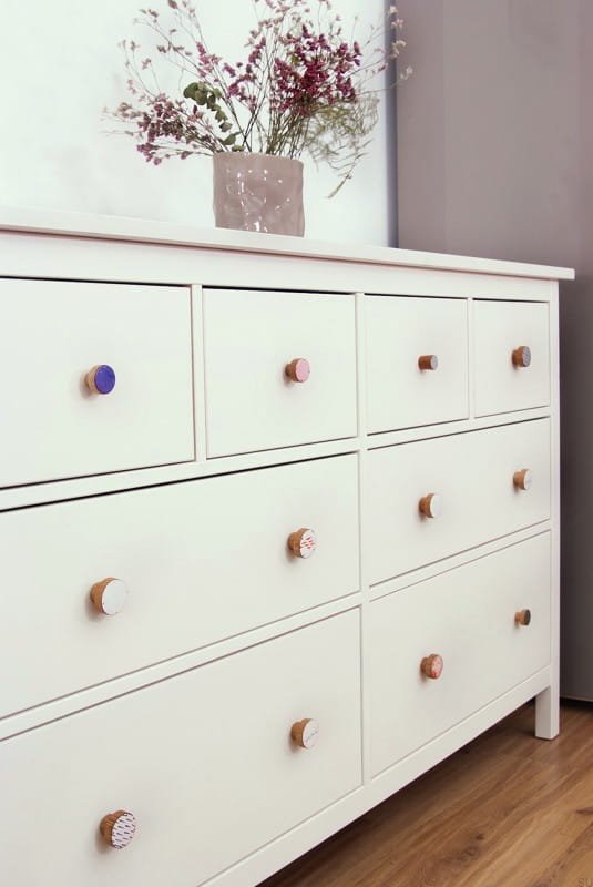 E_03-0-0-3-FI--Gałka-meblowa-Simple-30-Drewniana-Dębowa-Emaliowana-Fioletowa-Olej-Twardy-Bezbarwny-Połysk-Dot-Manufacture-Skandynawskie-Uchwyty_3