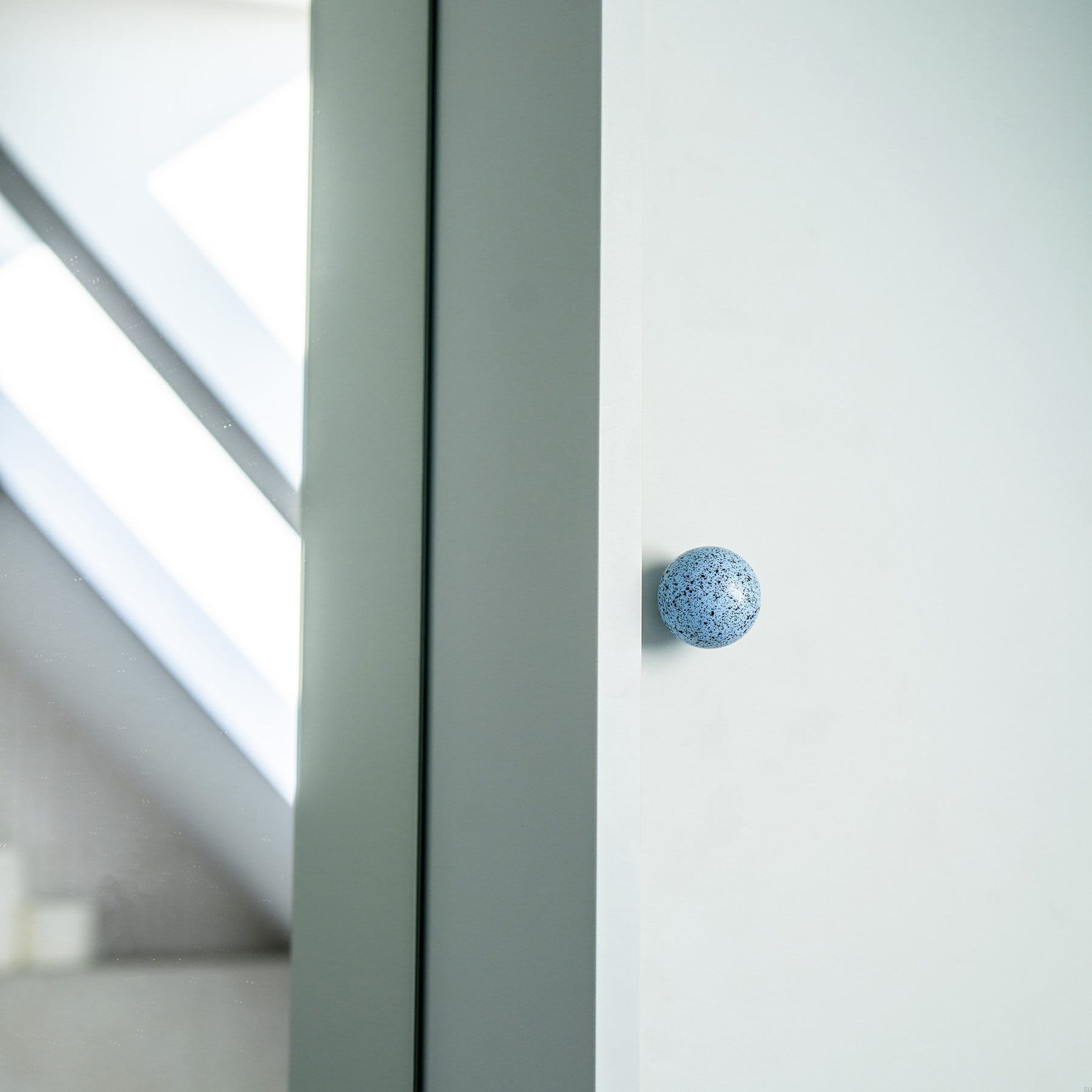 LghBl&WhMl--Gałka-meblowa-Ren-Melange-Light-Blue-&-White-35-Drewniana-Bukowa-Vince-Skandynawskie-Uchwyty_3