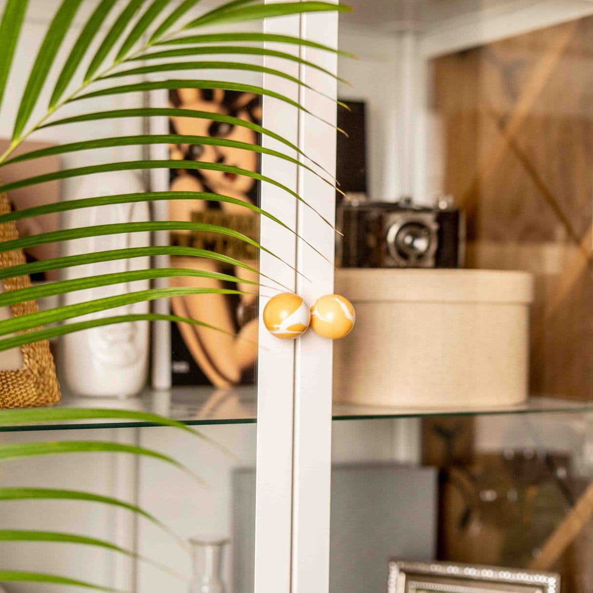 RDWhtOrng--Gałka-meblowa-Ren-White-Orange-35-Drewniana-Bukowa-Vince-Skandynawskie-Uchwyty_4