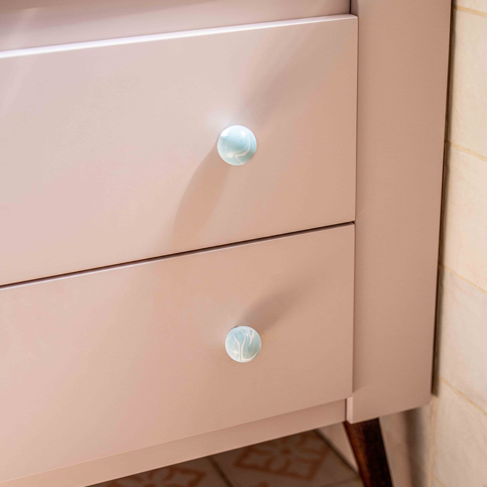 RDWhtGrBl--Gałka-meblowa-Ren-White-Grey-Blue-35-Drewniana-Bukowa-Vince-Skandynawskie-Uchwyty_5