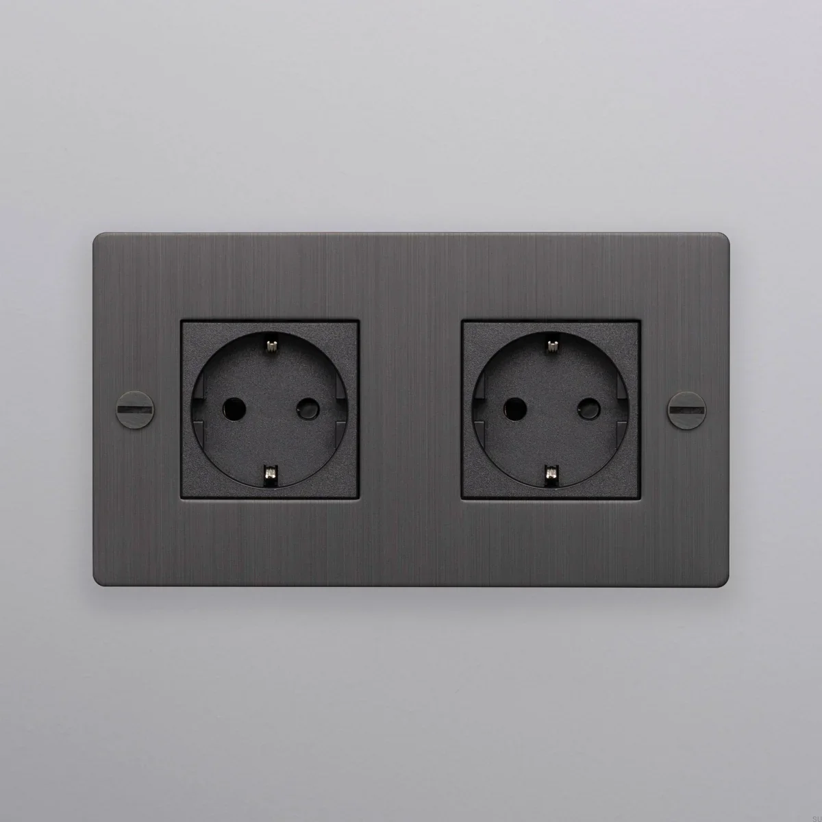 CSK-453446--Gniazdo-podwójne-2G-Schuko-Type-F-Cross-bez-logotypu-Palony-Brąz-Standard-Europejski-Skandynawskie-Uchwyty_2