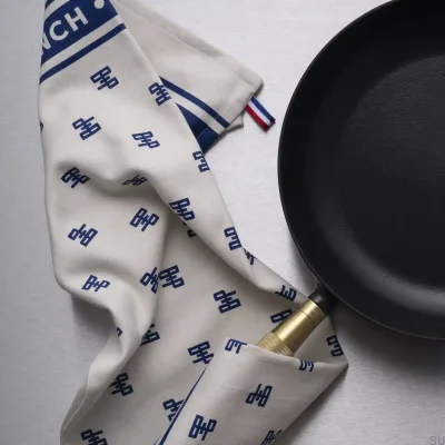 Ręcznik kuchenny bawełniany Staub Biały z Niebieskim