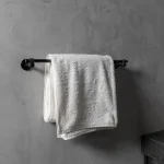 UTR-484270--Wieszak-na-ręczniki-Cast-Small-Welder’s-Black-Buster-+-Punch-Skandynawskie-Uchwyty_3