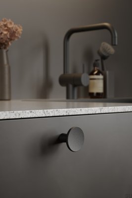 Gałka meblowa Terra 37 Żeliwna Czarna Matowa