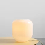 8500B20_S--Lampka-stołowa-Flask-S-Szklana-Mleczna-z-Kremowym-Przewodem-Artera-Skandynawskie-Uchwyty