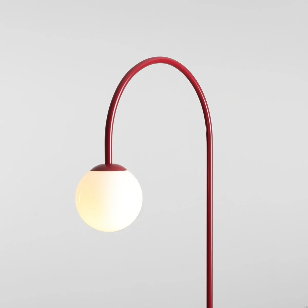 1116A15--Lampa-podłogowa-Una-Metalowa-Bordowa-Artera-Skandynawskie-Uchwyty