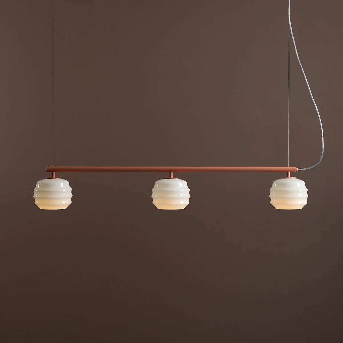 1159E_11--Lampa-wisząca-Puff-3-Metalowa-Koralowa-z-Mlecznymi-Kloszami-Artera-Skandynawskie-Uchwyty