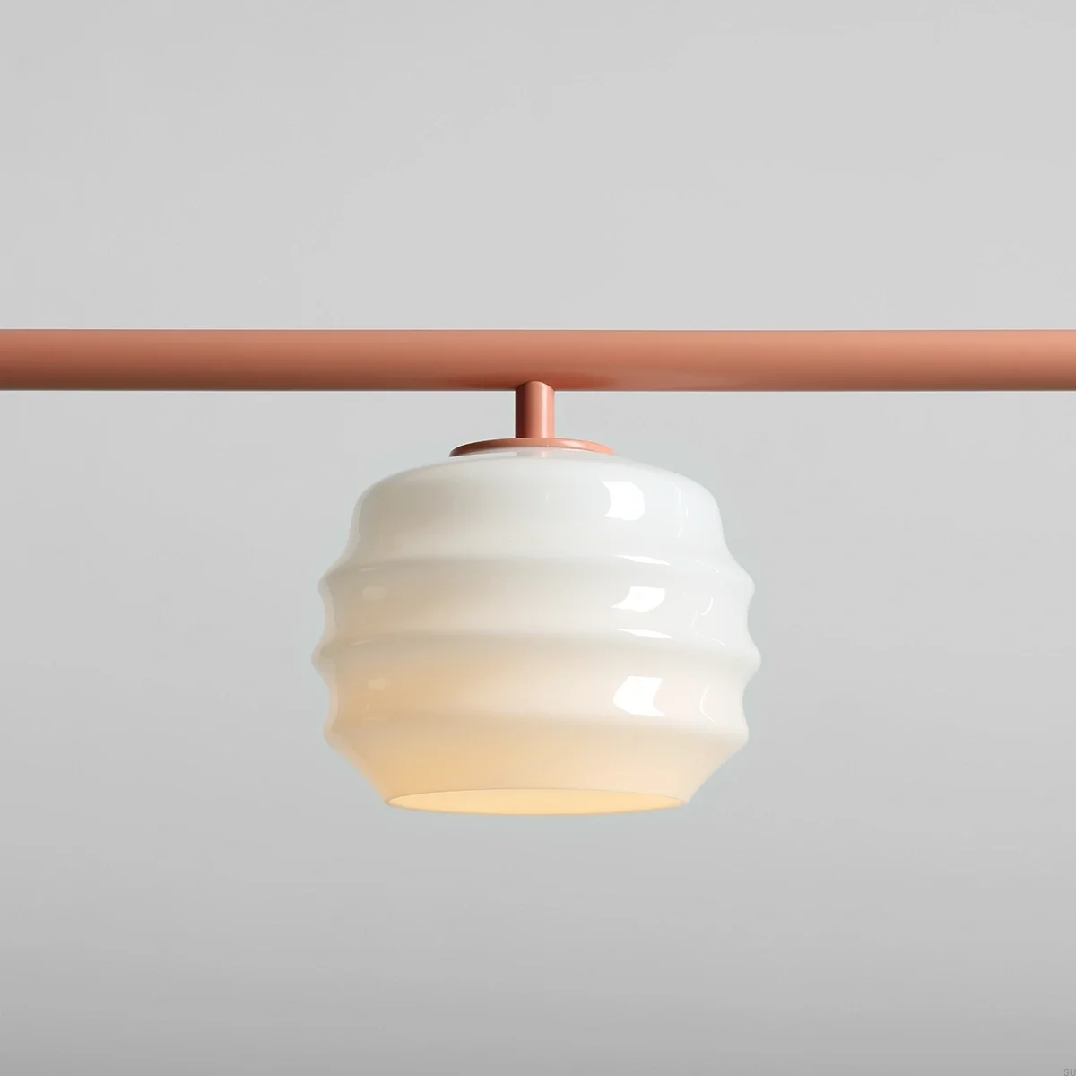 1159E_11--Lampa-wisząca-Puff-3-Metalowa-Koralowa-z-Mlecznymi-Kloszami-Artera-Skandynawskie-Uchwyty