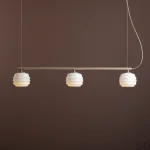 1159E_17--Lampa-wisząca-Puff-3-Metalowa-Beżowa-z-Mlecznymi-Kloszami-Artera-Skandynawskie-Uchwyty