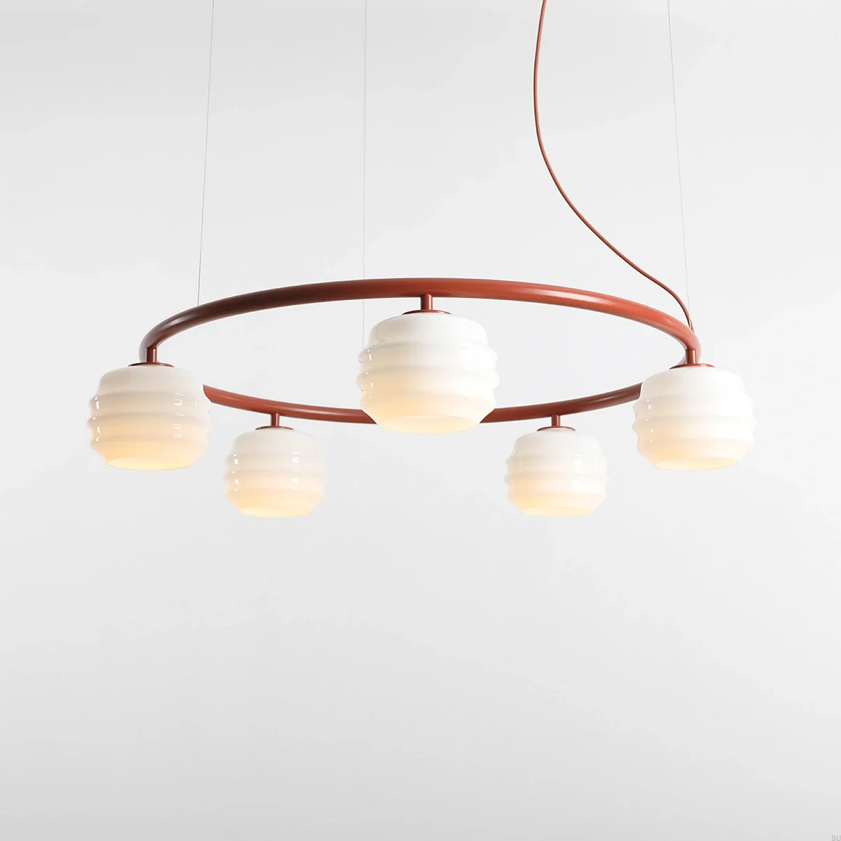 1159F24_R--Lampa-wisząca-Puff-5-Ring-Metalowa-Terakotowa-z-Mlecznymi-Kloszami-Artera-Skandynawskie-Uchwyty