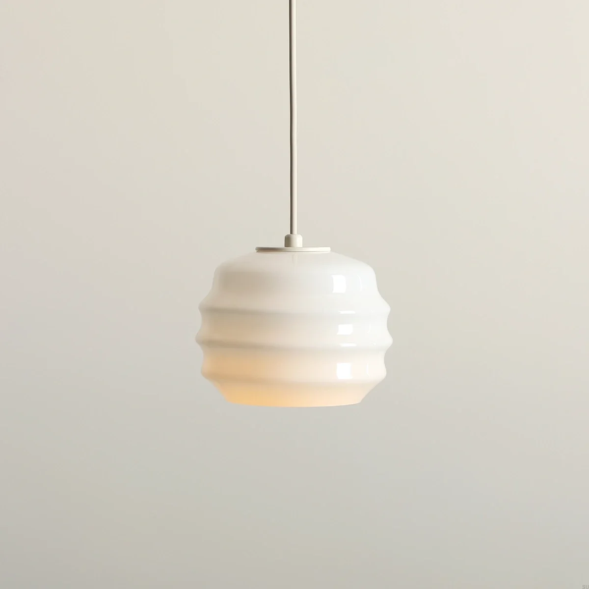 1159G20--Lampa-wisząca-Puff-Metalowa-Kremowa-z-Mlecznym-Kloszem-Artera-Skandynawskie-Uchwyty