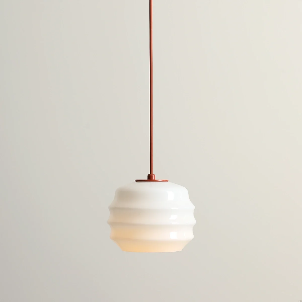 1159G24--Lampa-wisząca-Puff-Metalowa-Terakotowa-z-Mlecznym-Kloszem-Artera-Skandynawskie-Uchwyty