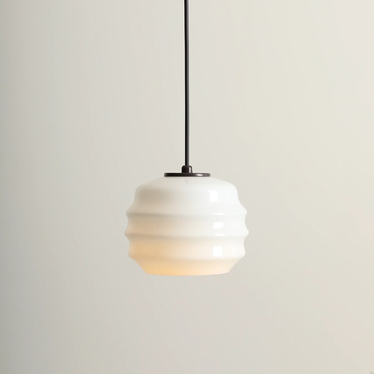 1159G28--Lampa-wisząca-Puff-Metalowa-Brązowa-z-Mlecznym-Kloszem-Artera-Skandynawskie-Uchwyty