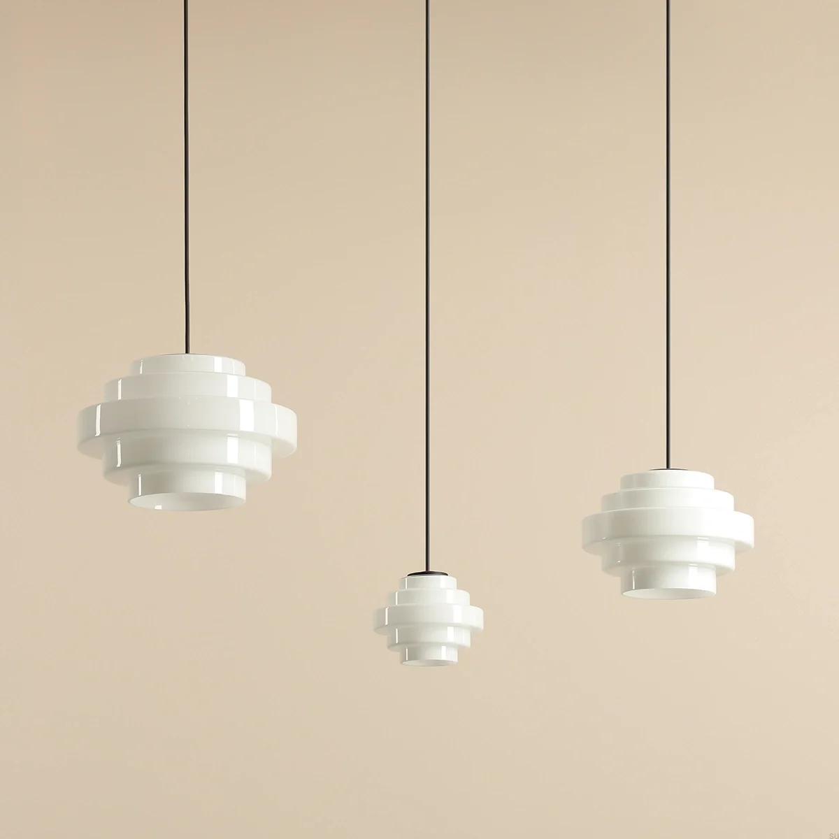 9020E_1--Lampa-wisząca-Filo-3-Szklana-Mleczna-Artera-Skandynawskie-Uchwyty