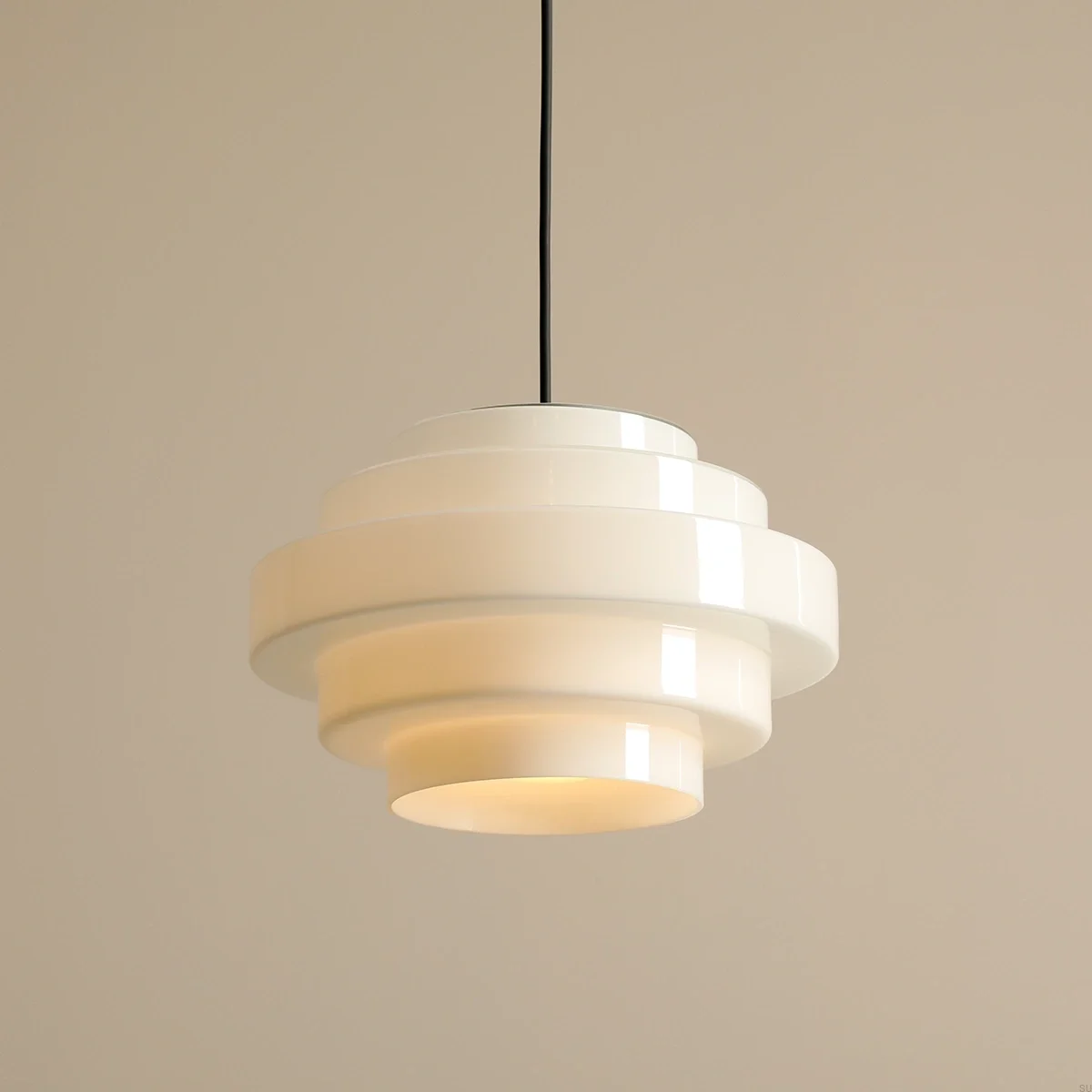 9020E_1--Lampa-wisząca-Filo-3-Szklana-Mleczna-Artera-Skandynawskie-Uchwyty