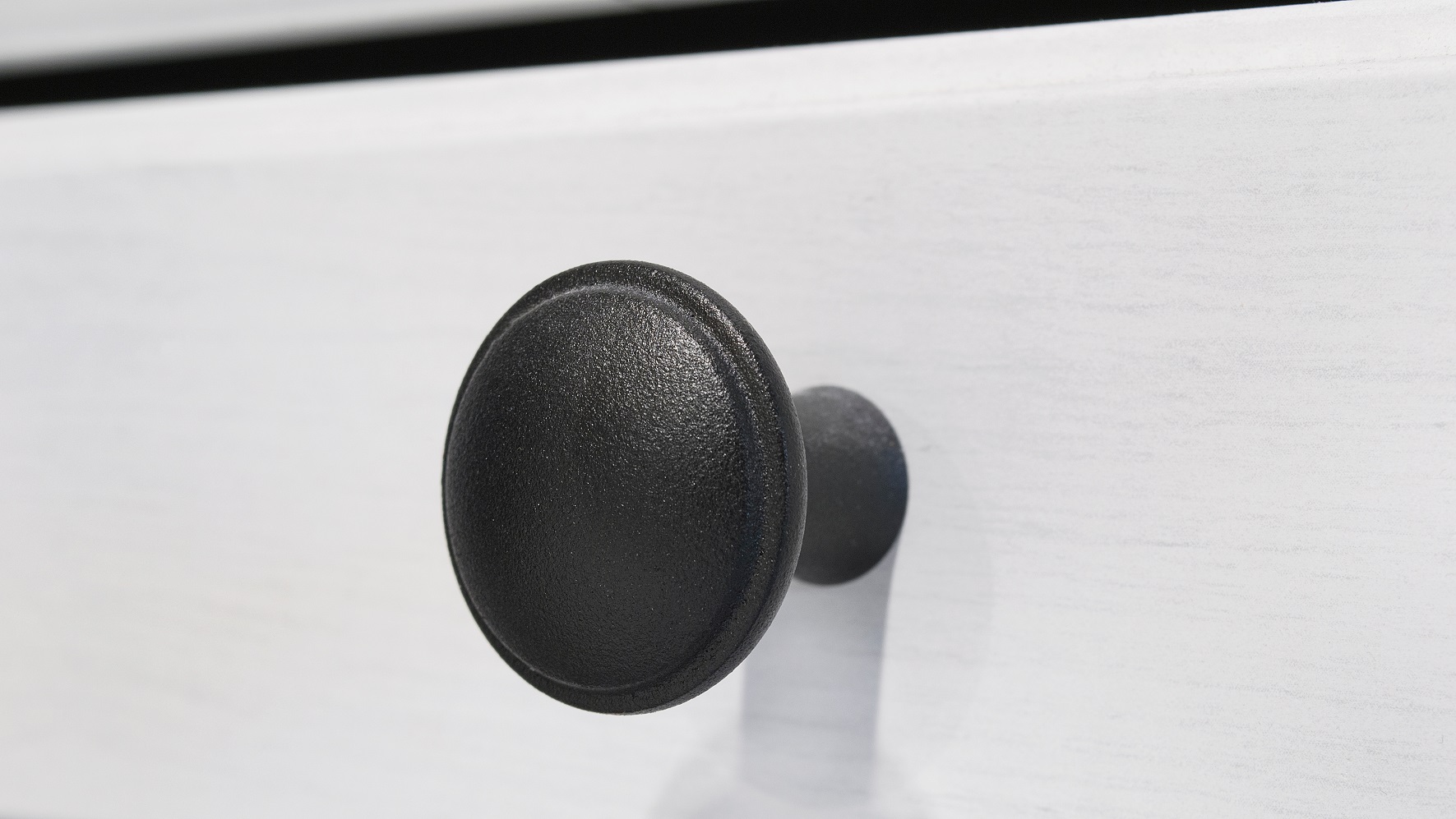 Wybieramy idealny uchwyt meblowy: gałki czy uchwyty muszlowe?