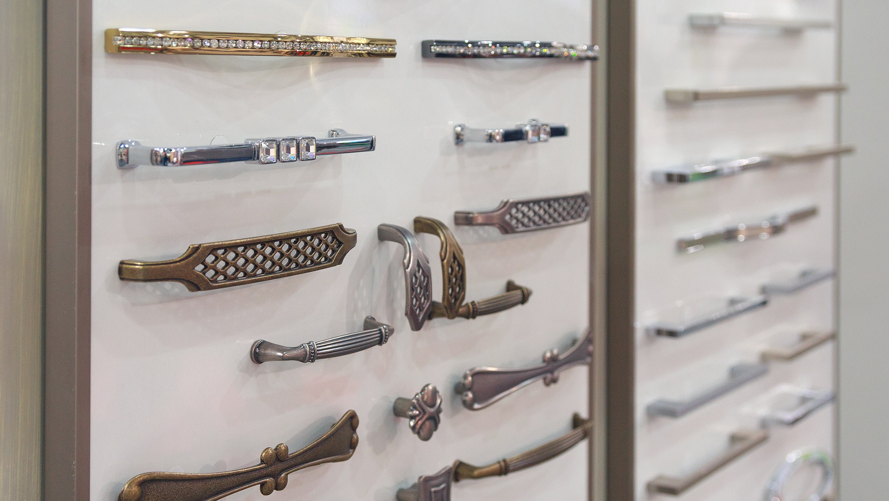 Uchwyty meblowe T-Bar: Nowoczesne i funkcjonalne rozwiązanie dla nowoczesnych mebli