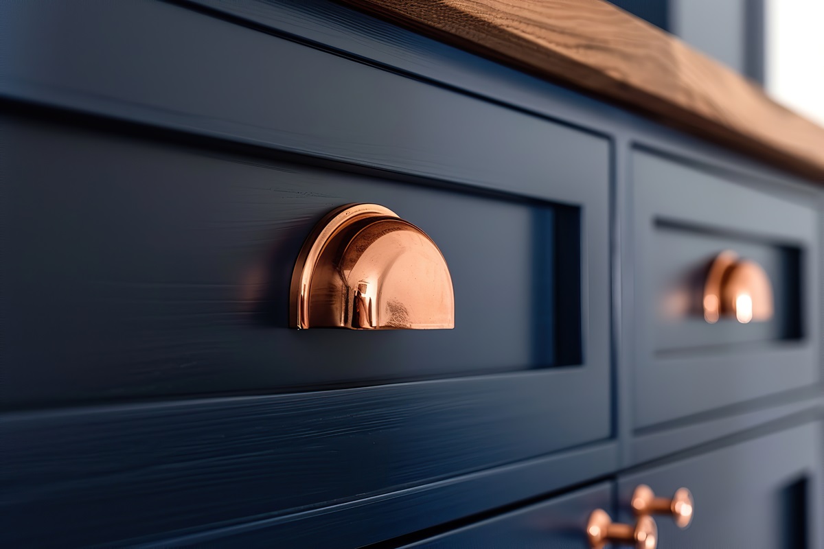 Sztuka wyboru: 5 pytań, które musisz sobie zadać, zanim kupisz uchwyty do mebli